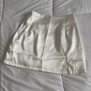 Elegant White Mini Skirt